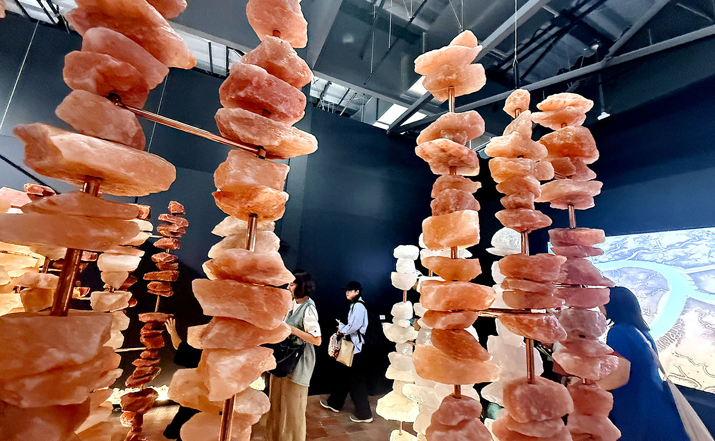 パキスタンパビリオンの岩塩、枚方市に寄贈