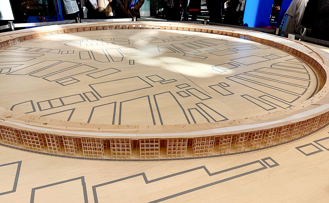 未来につなぐ万博展・東京丸ビル