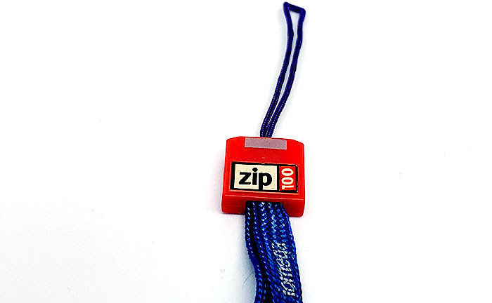 Zipのストラップ